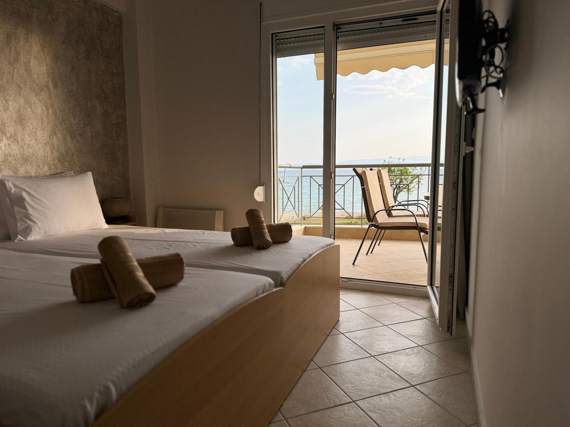 Sea 2 See Paralia Ofryniou Orfánion Екстериор снимка